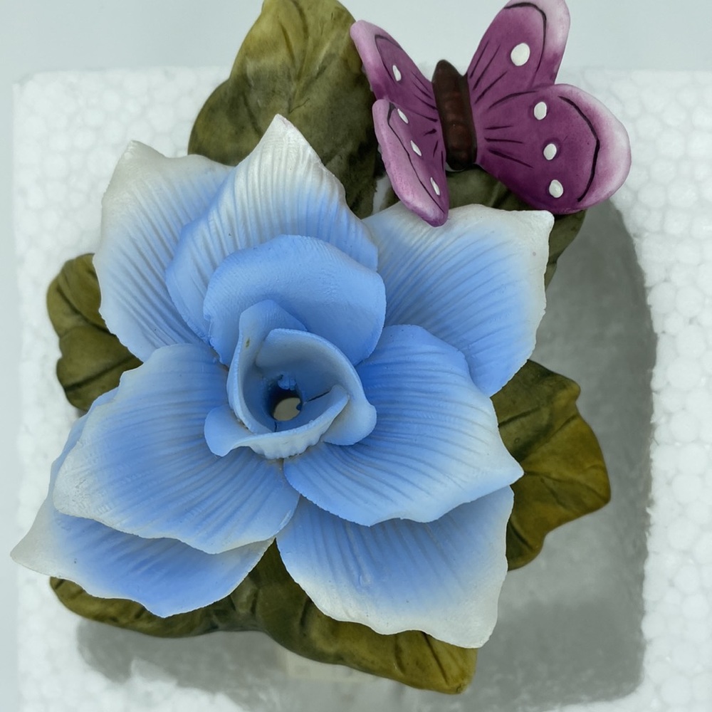 Vintage 4” Porcelain 3D Flower & Butterfly Nightlight w on/off switch NEW